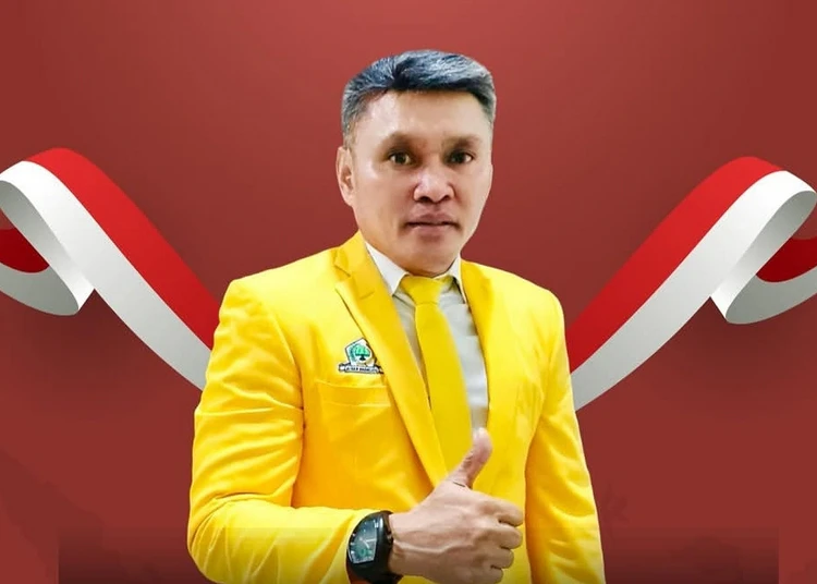 Ketua DPD II Partai Golkar Maluku Tenggara, Agrapinus Rumatora alias Nus Kei. (Instagram/@golkar_maluku_tenggara)