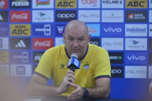 Pelatih Persib Bandung, Bojan Hodak jelang laga melawan Arema FC