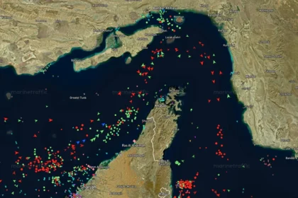Data pergerakan kapal di selat hormuz.