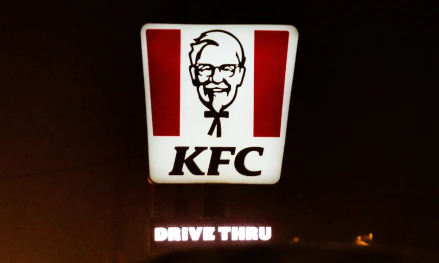 Gerai KFC tutup sebanyak 25 toko sepanjang 2025. (Sumber: Unsplash/Michael Starkie)