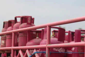 Gas LPG 12 Kg dan 5,5 Kg Resmi Naik. (Sumber: Unsplash/Mufid Majnun)