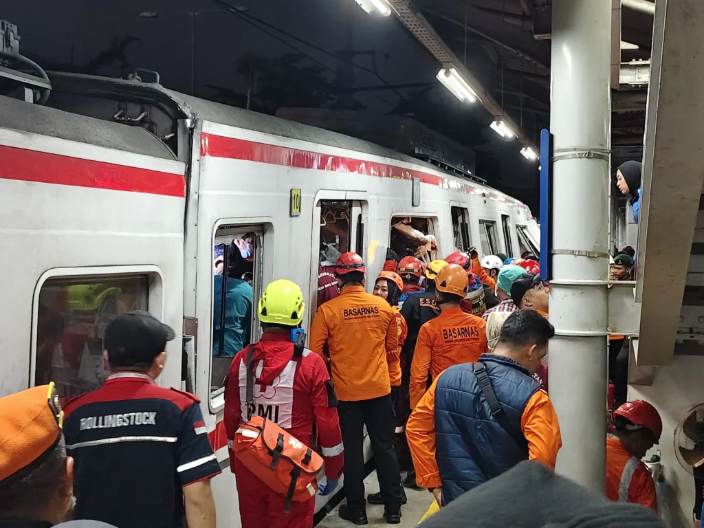 Liputan langsung situasi terkini kereta Argo Bromo Anggrek