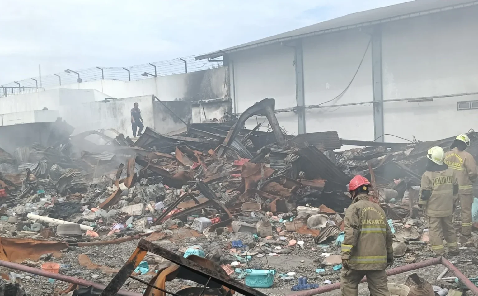 Kebakaran gudang plastik di Jakarta Barat