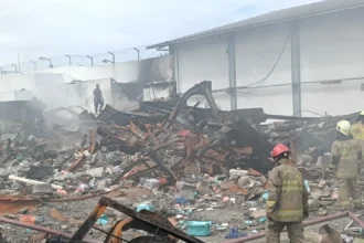 Kebakaran gudang plastik di Jakarta Barat