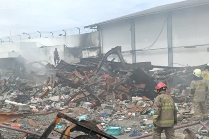 Kebakaran gudang plastik di Jakarta Barat