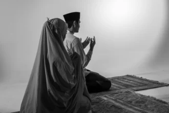 Ilustrasi saat menjalankan ibadah salat