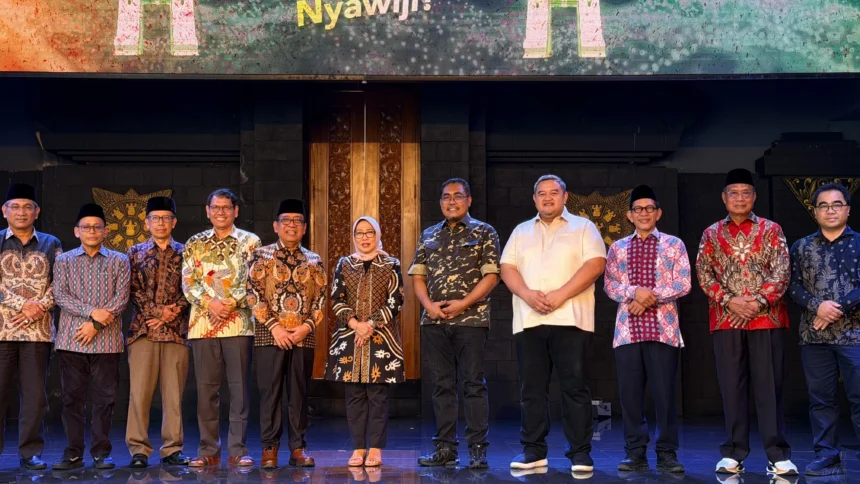 Kegiatan Festival Budaya Gresik dan Halal Bihalal Diaspora Gresik Jabodetabek di gelar di Anjungan Jawa Timur, TMII