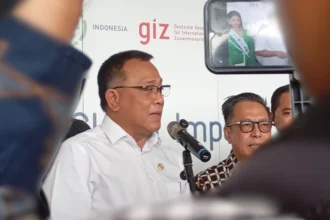 Menteri Lingkungan Hidup/Kepala Badan Pengendalian Lingkungan Hidup (BPLH), Moh. Jumhur Hidayat