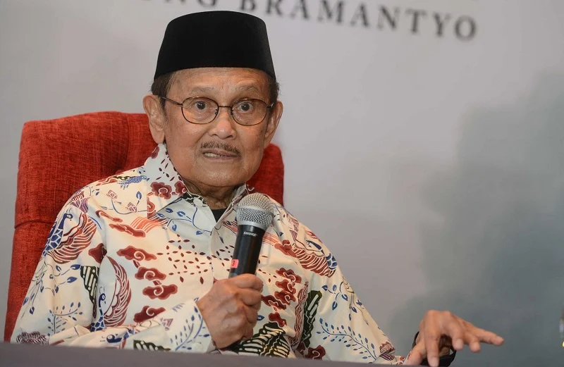 Cara BJ Habibie selamatkan rupiah