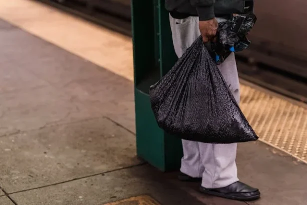 Penggunaan kantong plastik untuk daging kurban