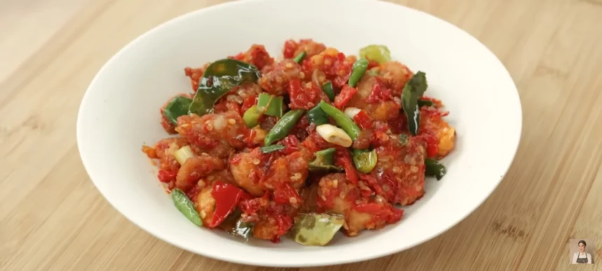 Ayam balado yang siap disajikan.