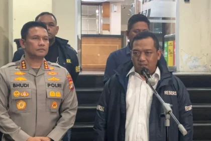 Ditreskrimum Polda Metro Jaya meringkus 2 pelaku begal bersenpi di kawasan Jakarta Timur.
