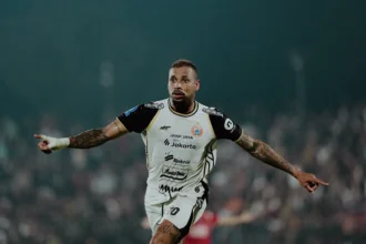Selebrasi penyerang Persija, Gustavo Almeida usai mencetak gol penting melawan Persijap Jepara di Stadion Gelora Bumi Kartini, Jepara, Senin 4 Mei 2026