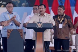 Presiden Prabowo memberikan sambutan dalam aksi May Day 2026 di Monas.