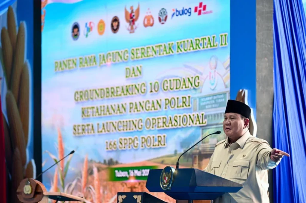 Presiden Prabowo dalam groundbreaking 10 Gudang Ketahanan Pangan Polri serta launching operasional 166 Satuan Pelayanan Pemenuhan Gizi (SPPG) Polri Tahun 2026 di Kabupaten Tuban, Jawa Timur, 16 Mei 2026.