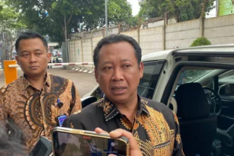 Wakil Ketua KPK, Fitroh Rohcahyanto menanggapi tuntutan Eks Wamenaker Noel 5 tahun penjara kasus korupsi gratifikasi dan pemerasan sertifikat K3 Kemenaker. (Foto: owrite/Rahmat Baihaqi)
