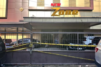Penampakan tempat hiburan New Zone di Medan disegel Polri setelah diciduk terlibat kasus narkoba. (Sumber: istimewa)