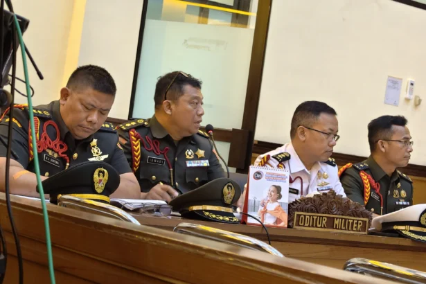 Oditur militer mengabarkan Andrie Yunus sedang menjalani operasi di RSCM sehingga tidak bisa hadir dalam sidang lanjutan