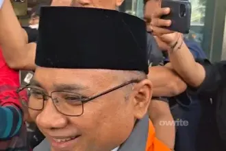 KPK kembali memperpanjang masa penahanan Eks Menag Yaqut Cholil Qoumas setelah menjalani pemeriksaan