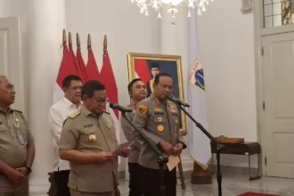 Kapolda Metro Jaya dan Gubernur DKI Jakarta meneken pakta integritas penggunaan CCTV bersama.