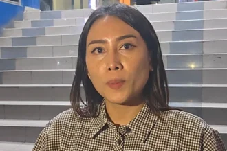 Noer Noviana salah satu korban penipuan umrah melaporkan Hanina Travel ke Polda Metro Jaya.