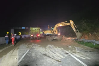 Longsor di Tol Bocimi Arah Jakarta