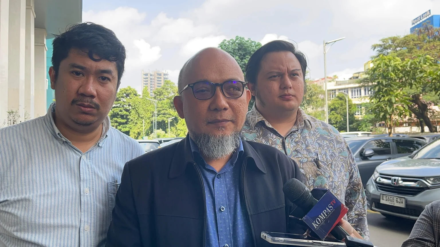 Mantan penyidik senior KPK Novel Baswedan mengkritik sikap hakim pengadilan militer yang tidak berpihak terhadap Andrie Yunus.