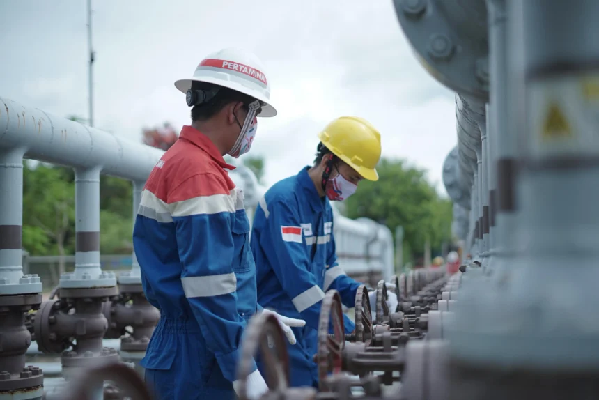 Kegiatan pegawai Pertamina EP (PEP) Limau Field.