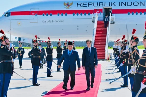 Presiden Republik Indonesia, Prabowo Subianto, tiba di Bandara Orly, Paris, Republik Prancis, pada Selasa, 26 Mei 2026, sekitar pukul 10.00 waktu setempat (WS).