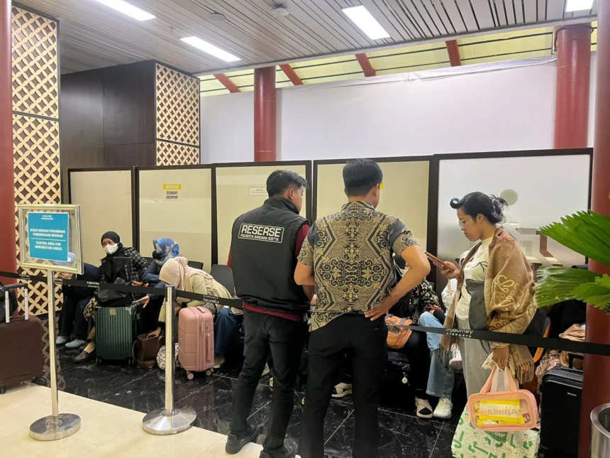 Satgas Haji Polri gagalkan 32 calon jemaah haji non-prosedural yang akan berangkat ke Arab Saudi.