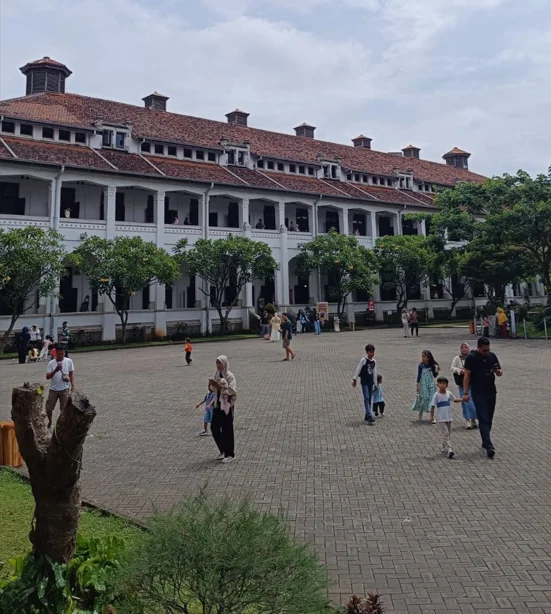 Destinasi Wisata Lawang Sewu