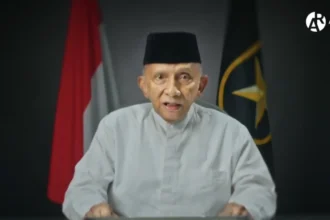 Tangkapan layar video Amien Rais yang viral usai tanggapi kedekatan Presiden Prabowo dan Teddy Indra Wijaya. (Foto X/@Korban Ceklist Satu)