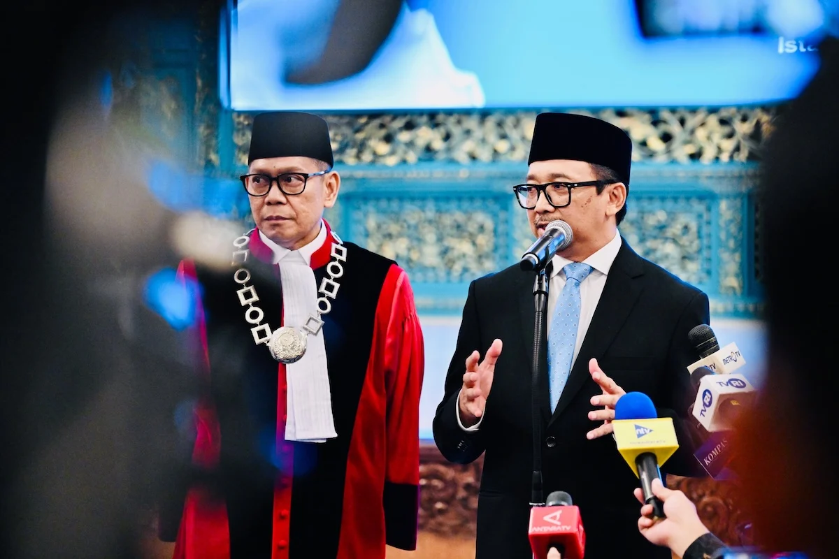 Wakil Menteri Keuangan Juda Agung menyampaikan kesan serta pandangannya terkait penugasan barunya di Kementerian Keuangan, usai dilantik di Istana Negara, Jakarta, Kamis (05/02/2026).