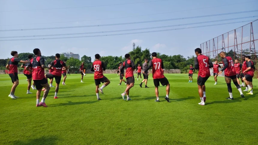 Persija melakukan latihan jelang lawan Persib di Persija Training Ground, Sawangan, Kamis 7 Mei 2026