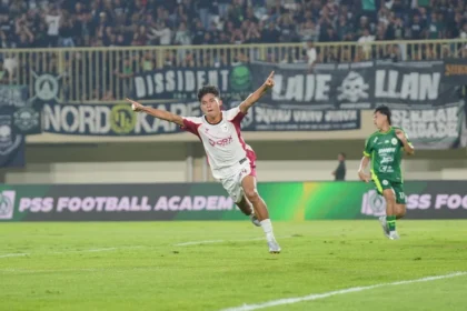 Selebrasi pemain Garudayaksa FC saat berhasil lolos ke Super League usai mengalahkan PSS Sleman