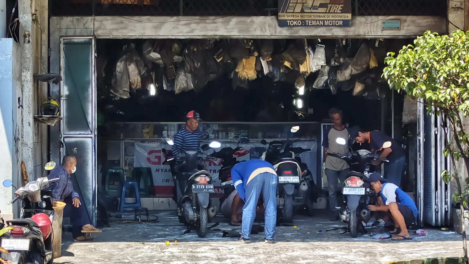 Dolar naik, harga spare parte menjerit