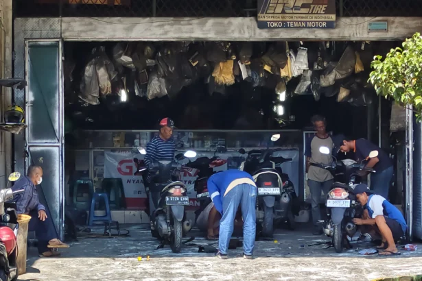 Dolar naik, harga spare parte menjerit