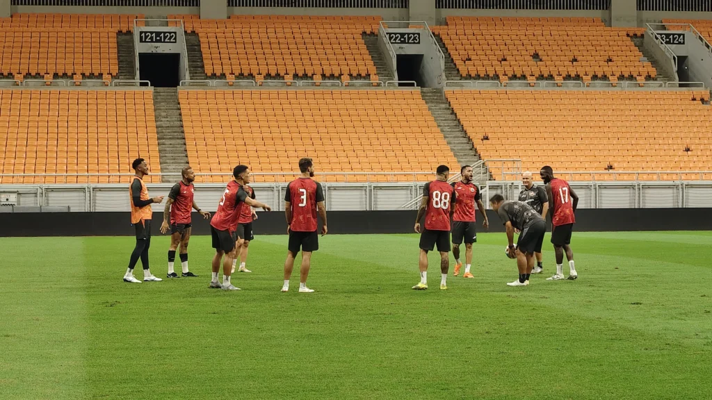 Official Training Persija Jakarta jelang pertandingan melawan Semen Padang