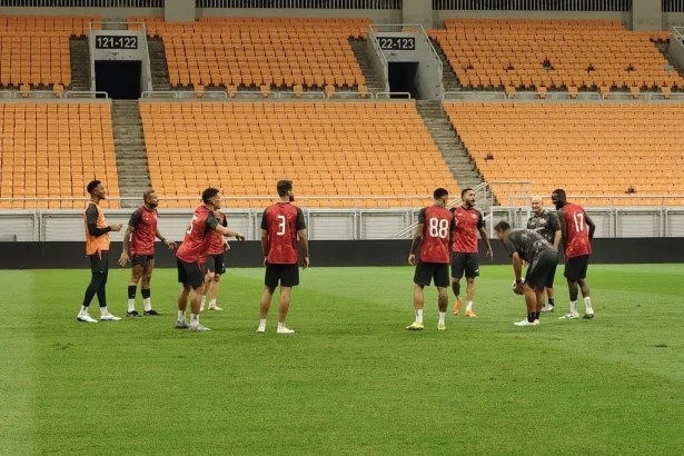 Official Training Persija Jakarta jelang pertandingan melawan Semen Padang