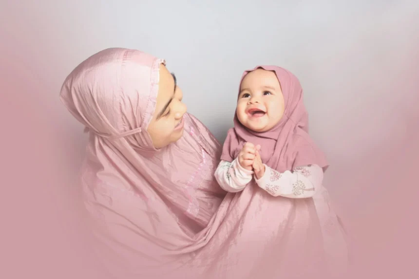 Ilustrasi seorang ibu bersama bayi perempuan. doc: Ivan Andriavani