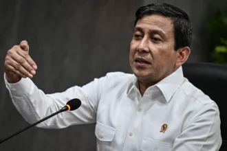 Sekretaris Komisi Percepatan Reformasi Polri (KPRP) Jenderal Pol (Purn) Ahmad Dofiri menyampaikan keterangan dalam konferensi pers di Jakarta, Rabu (6/5/2026). Dalam konferensi pers tersebut, tim KPRP menjelaskan laporan dan rekomendasi tim KPRP kepada Presiden terkait tata kelola, kepemimpinan, pengawasan dan transformasi digital institusi Polri.