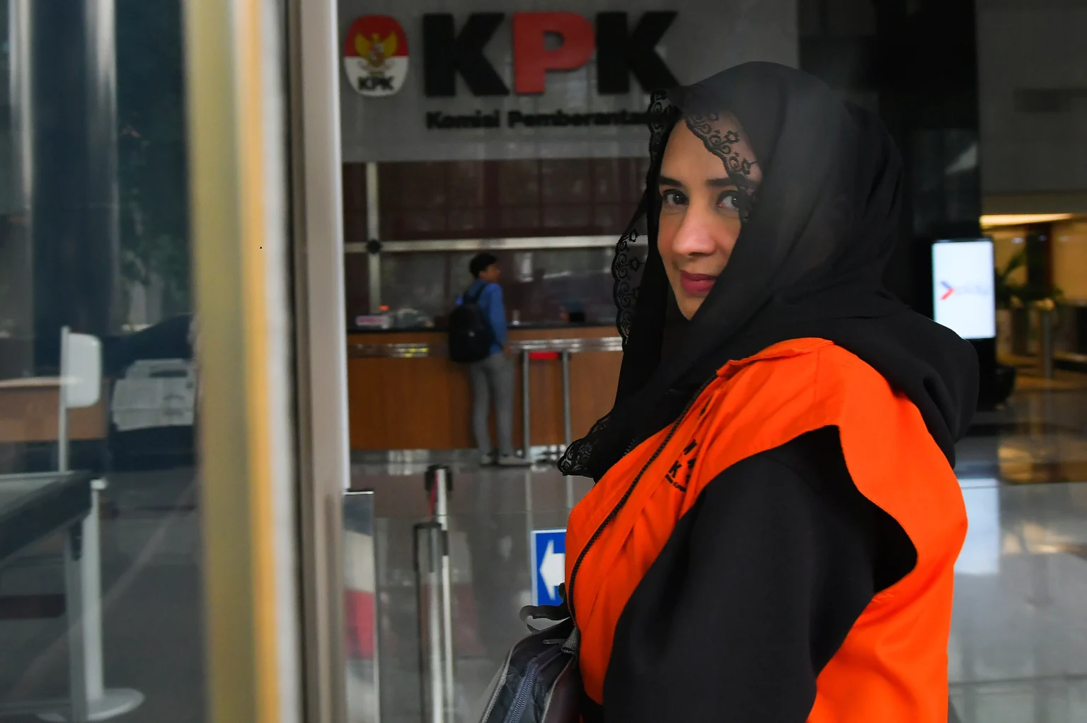 Tersangka kasus dugaan korupsi pengadaan barang dan jasa di Pemkab Pekalongan, Fadia Arafiq tiba untuk menjalani pemeriksaan di Gedung Merah Putih KPK, Jakarta, Senin (25/5/2026).