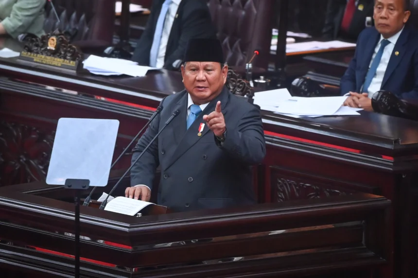 Presiden Prabowo Subianto menyampaikan pidato dalam Rapat Paripurna ke-19 DPR RI Masa Persidangan V Tahun Sidang 2025-2026 di kompleks Parlemen, Jakarta, Rabu (20/5/2026). DPR menggelar rapat paripurna dengan agenda antara lain penyampaian Kerangka Ekonomi Makro dan Pokok-Pokok Kebijakan Fiskal oleh Presiden Prabowo.