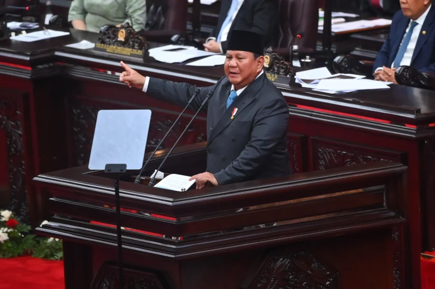 Presiden Prabowo Subianto menyampaikan pidato dalam Rapat Paripurna ke-19 DPR RI Masa Persidangan V Tahun Sidang 2025-2026 di kompleks Parlemen, Jakarta, Rabu (20/5/2026). DPR menggelar rapat paripurna dengan agenda antara lain penyampaian Kerangka Ekonomi Makro dan Pokok-Pokok Kebijakan Fiskal oleh Presiden Prabowo.