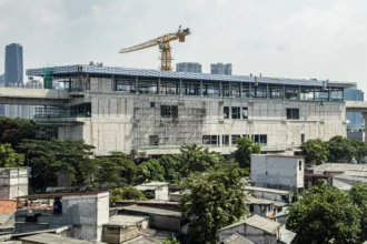 Suasana proyek pembangunan Light Rail Transit (LRT) Jakarta Fase 1B di kawasan Manggarai, Jakarta, Rabu (29/4/2026). PT Waskita Karya (Persero) Tbk mencatat progres pembangunan LRT Jakarta Fase 1B Velodrome-Manggarai hingga April 2026 telah mencapai 91,82 persen.