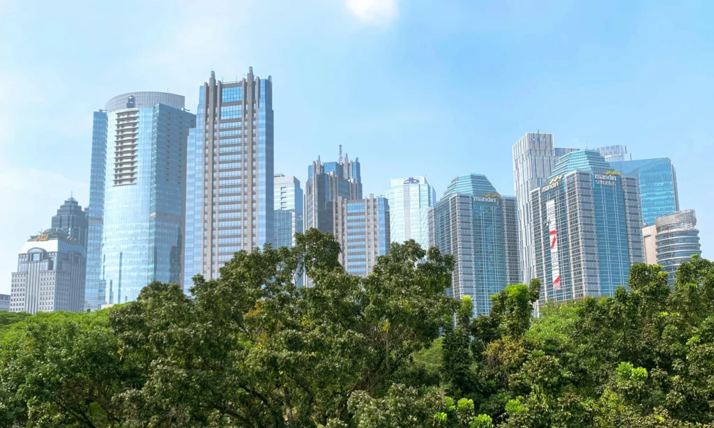 Gedung Perkantoran di SCBD Jakarta. (Sumber: Unsplash/Bayu Syaits)