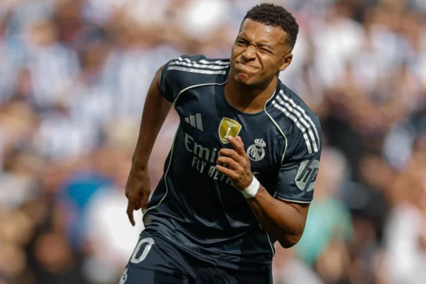 Pemain Real Madrid, Kylian Mbappe, mengungkapkan bahwa dirinya bukan lagi pilihan utama di lini serang Los Blancos