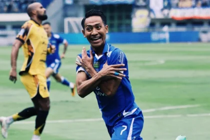 Selebrasi Beckam Putra saat menjebol gawang Persija Jakarta