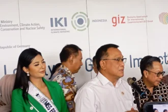 Menteri Lingkungan Hidup/Kepala Badan Pengendalian Lingkungan Hidup (BPLH), Moh. Jumhur Hidayat