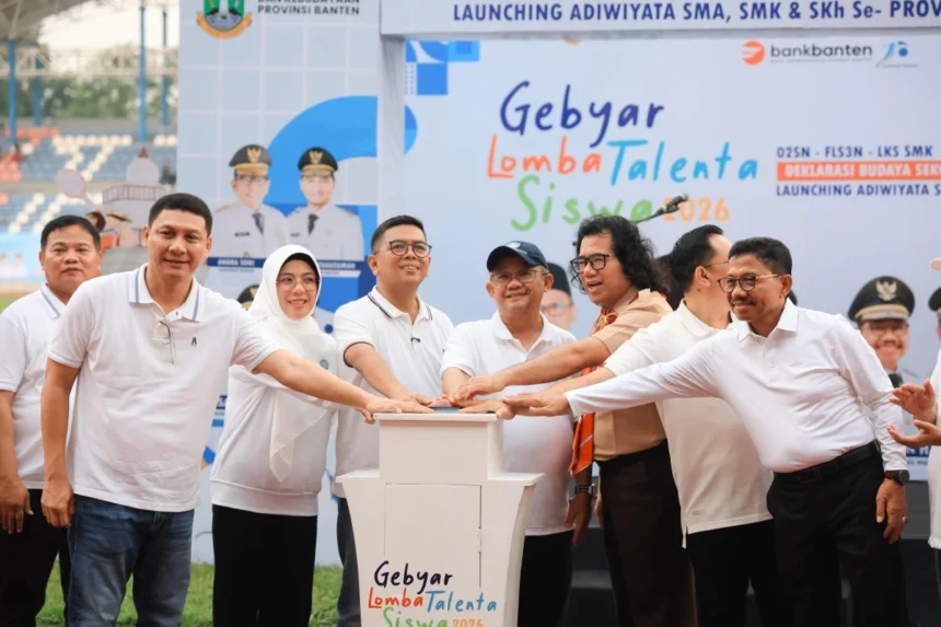 Menteri Pendidikan Dasar dan Menengah, Abdul Mu'ti membuka acara Gebyar Lomba Talenta Siswa 2026 O2SN, FLS3N dan LKS yang dirangkaikan dengan deklarasi budaya sekolah aman dan nyaman serta peluncuran Adiwiyata SMA, SMK dan SKh se-Provinsi Banten yang dilaksanakan di Stadion Benteng Reborn, Kota Tangerang. (Sumber foto: bantenprov.go.id)